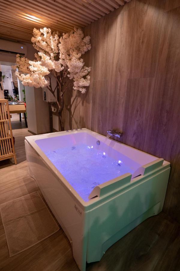 Capsule Thailande I Sauna I Balneo I Console I Jeux En Bois I Cinema I Cour Interieure Trith-Saint-Leger Exterior foto
